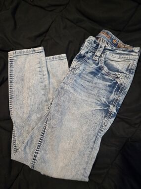 Rock Revival Skinny Jeans | Size 25 | Mid-Rise | Distressed | Embroidered Pocket